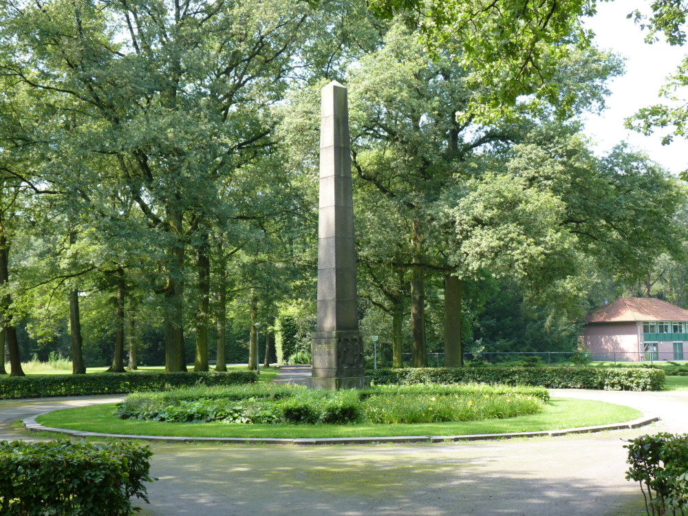 Enschede_Obelisk_Van_Heekpark-e1489421975750.jpg