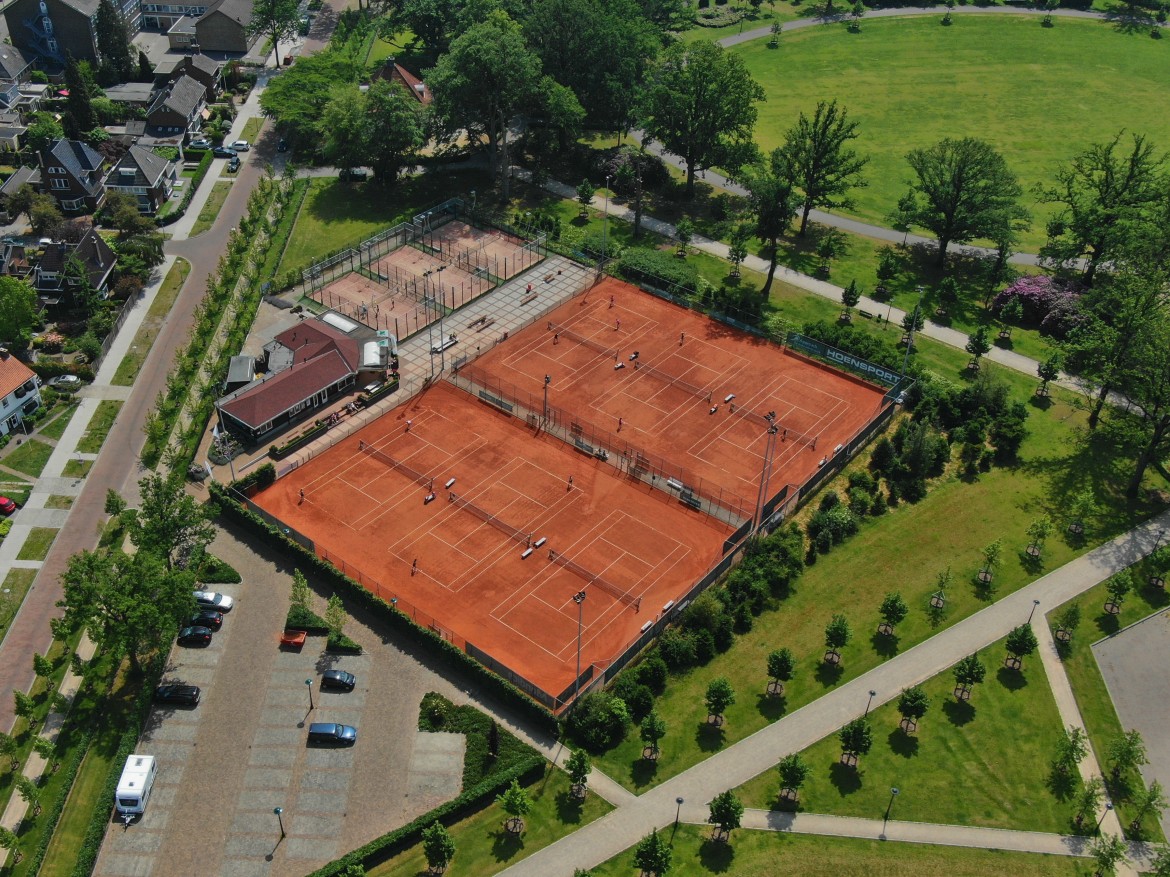 Tennisbaan02.jpg