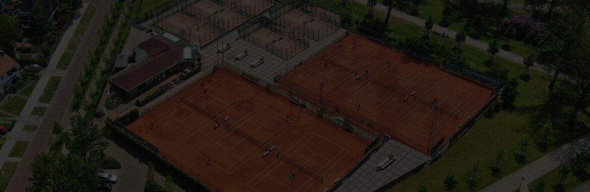 Tennisbaan-drone-voorjaar-2023-crop-scaled.jpg